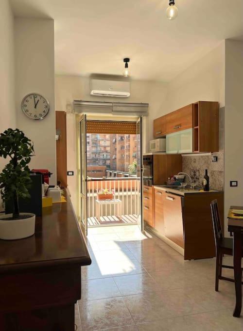 רומא 3 Fermate Dal Colosseo - Casa Vacanze Elena - 50 M Da Metro Garbatella מראה חיצוני תמונה