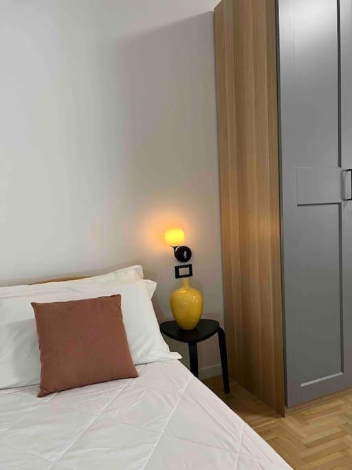רומא 3 Fermate Dal Colosseo - Casa Vacanze Elena - 50 M Da Metro Garbatella מראה חיצוני תמונה