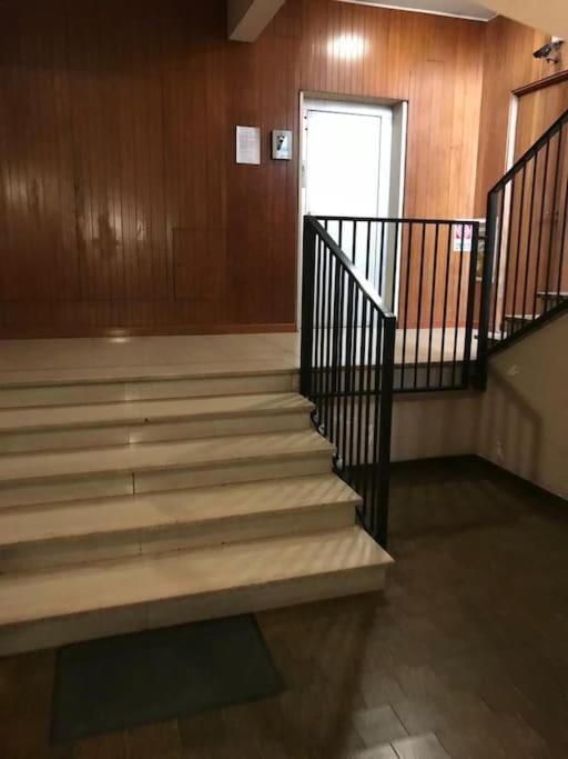 רומא 3 Fermate Dal Colosseo - Casa Vacanze Elena - 50 M Da Metro Garbatella מראה חיצוני תמונה