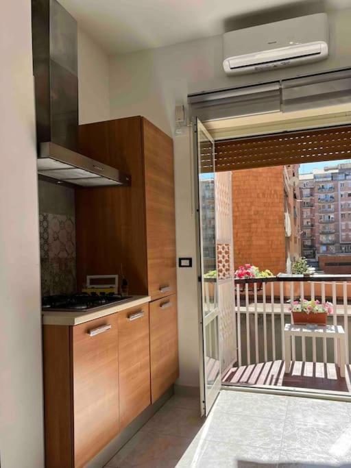 רומא 3 Fermate Dal Colosseo - Casa Vacanze Elena - 50 M Da Metro Garbatella מראה חיצוני תמונה