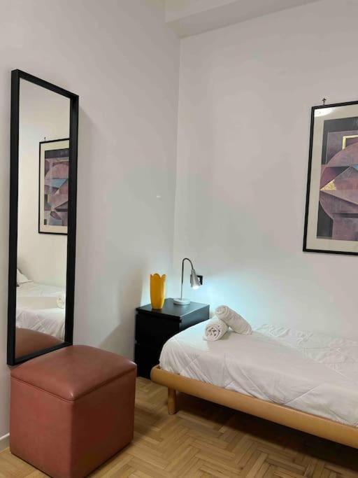 רומא 3 Fermate Dal Colosseo - Casa Vacanze Elena - 50 M Da Metro Garbatella מראה חיצוני תמונה