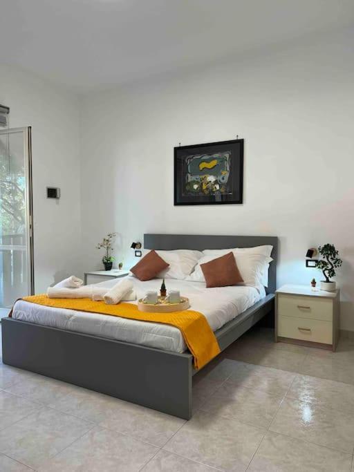 רומא 3 Fermate Dal Colosseo - Casa Vacanze Elena - 50 M Da Metro Garbatella מראה חיצוני תמונה