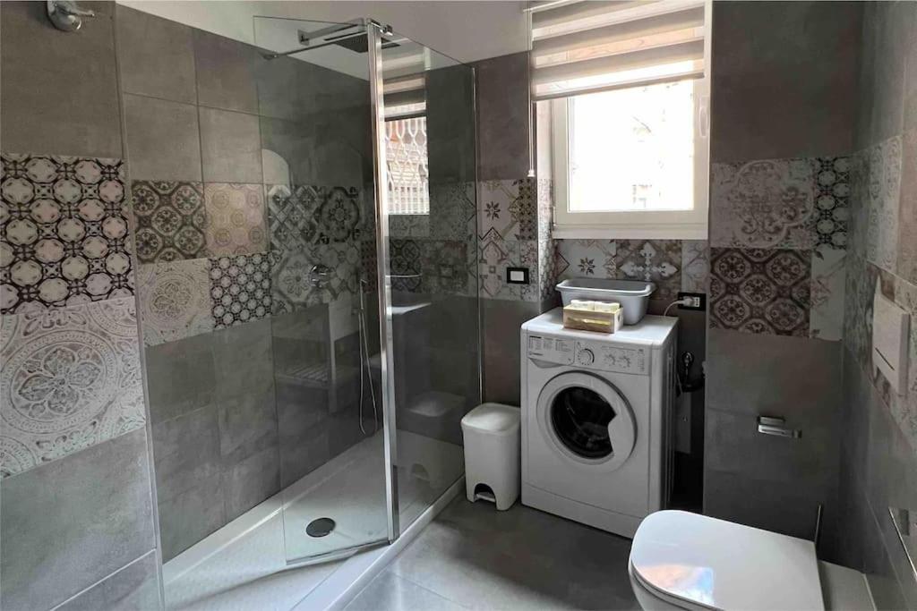רומא 3 Fermate Dal Colosseo - Casa Vacanze Elena - 50 M Da Metro Garbatella מראה חיצוני תמונה